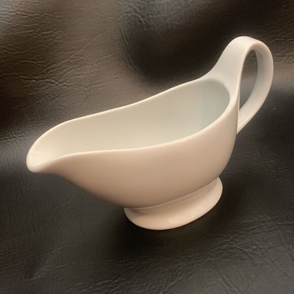 Cordon Bleu White Ceramic 8 Inch Gravy Sauce Serving Boat Micro Dishwasher Used - Picture 3 of 6